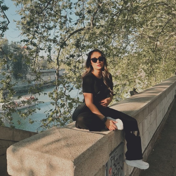 Meet your posher - Picture 6 of 15